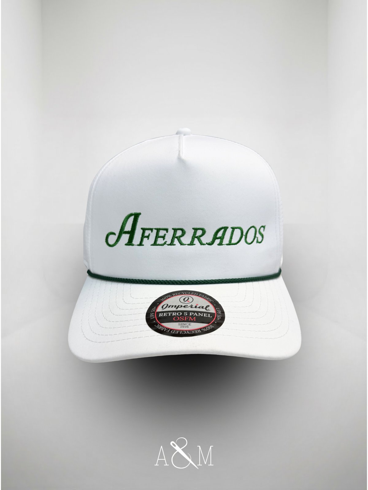 Gorra trucker blanca Imperial con bordado Aferrados